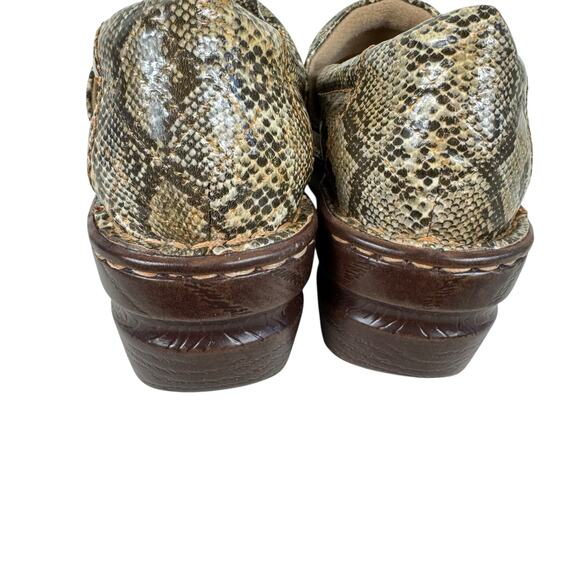 Boc Born NWOT Peggy Snakeskin Print Faux Leather Slip On Comfort Clog Size 8 - Picture 4 of 8